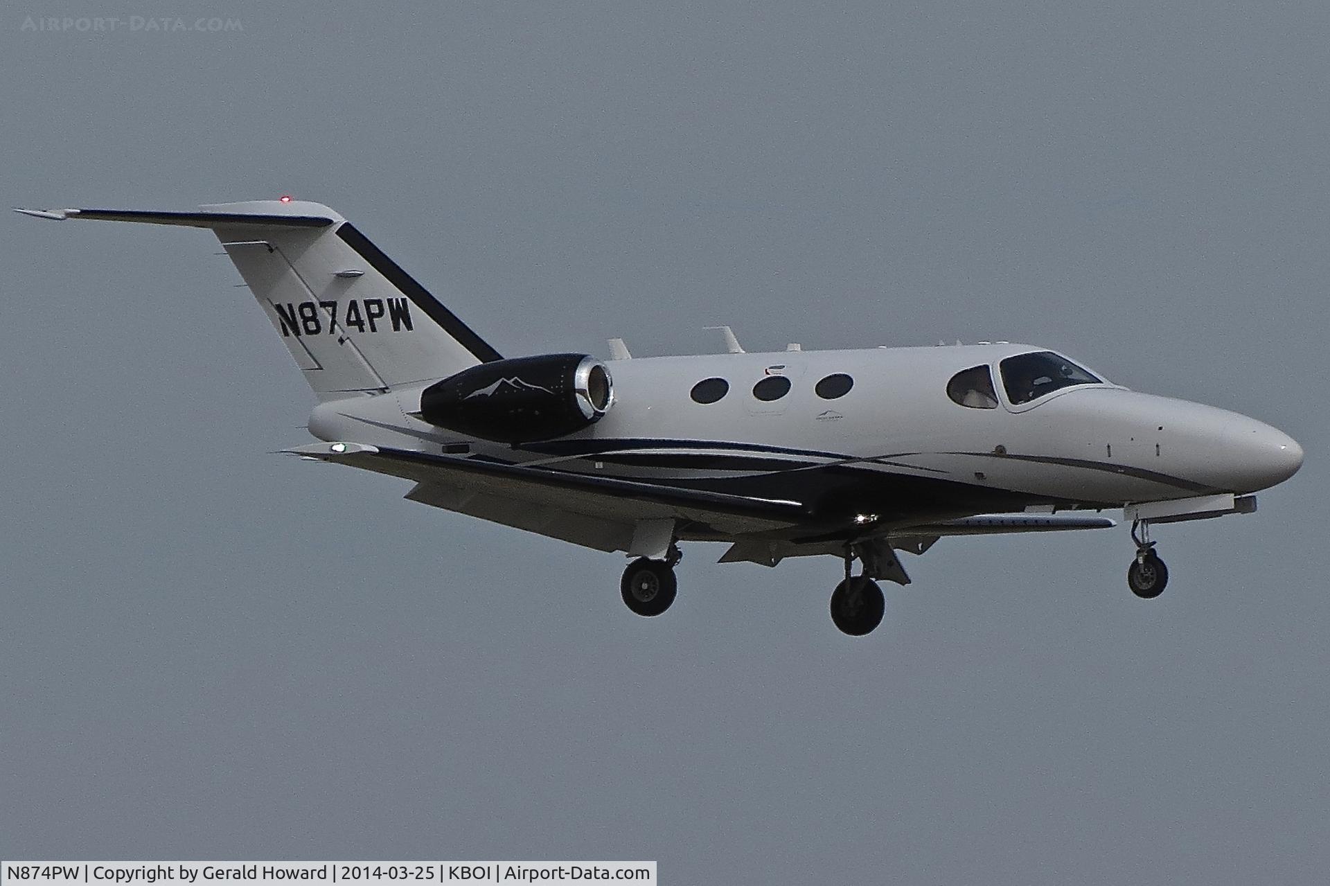 N874PW, 2011 Cessna 510 Citation Mustang Citation Mustang C/N 510-0392, Landing RWY 10R.