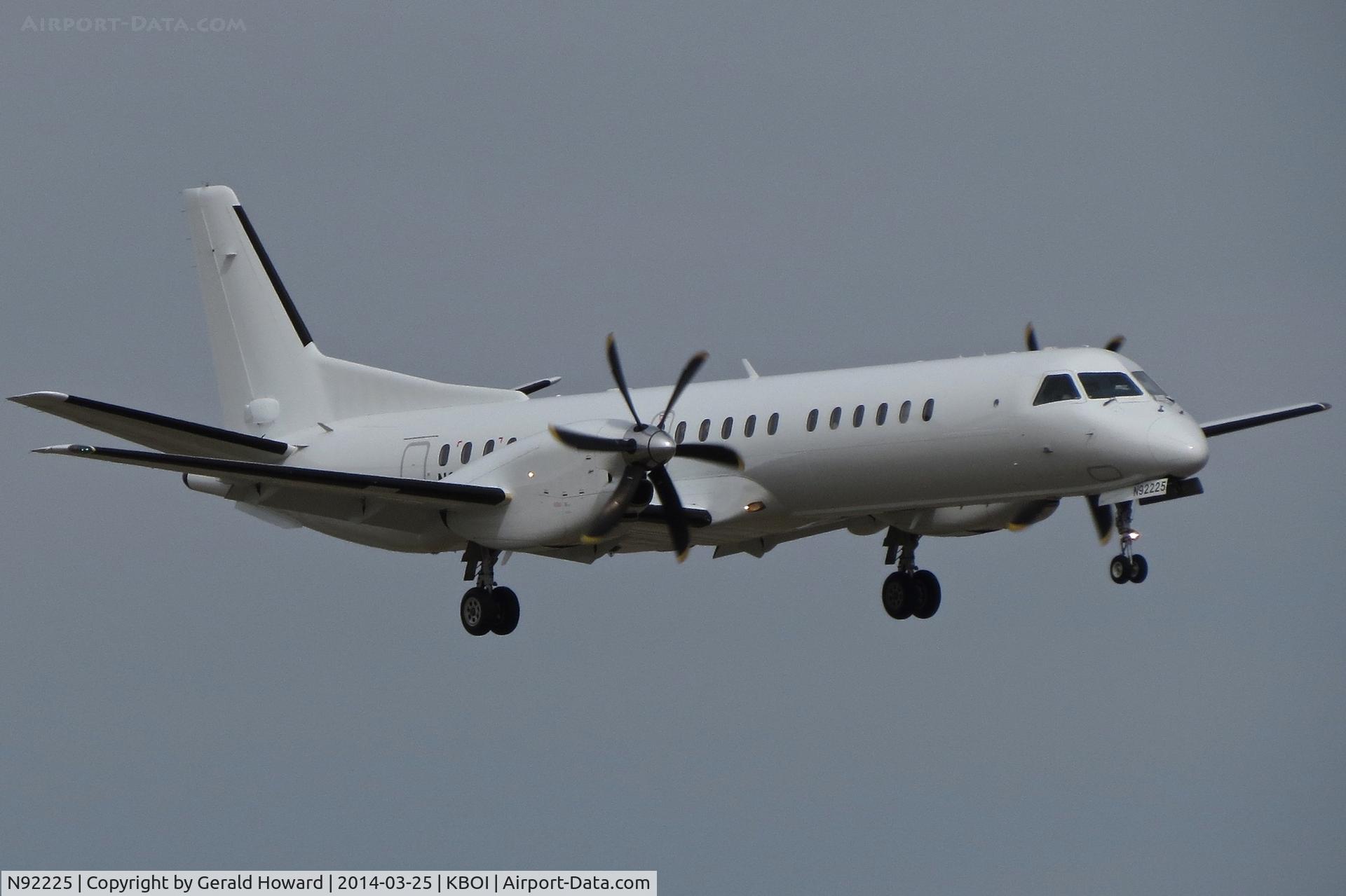 N92225, 1995 Saab 2000 C/N 2000-028, On approach to RWY 10R.