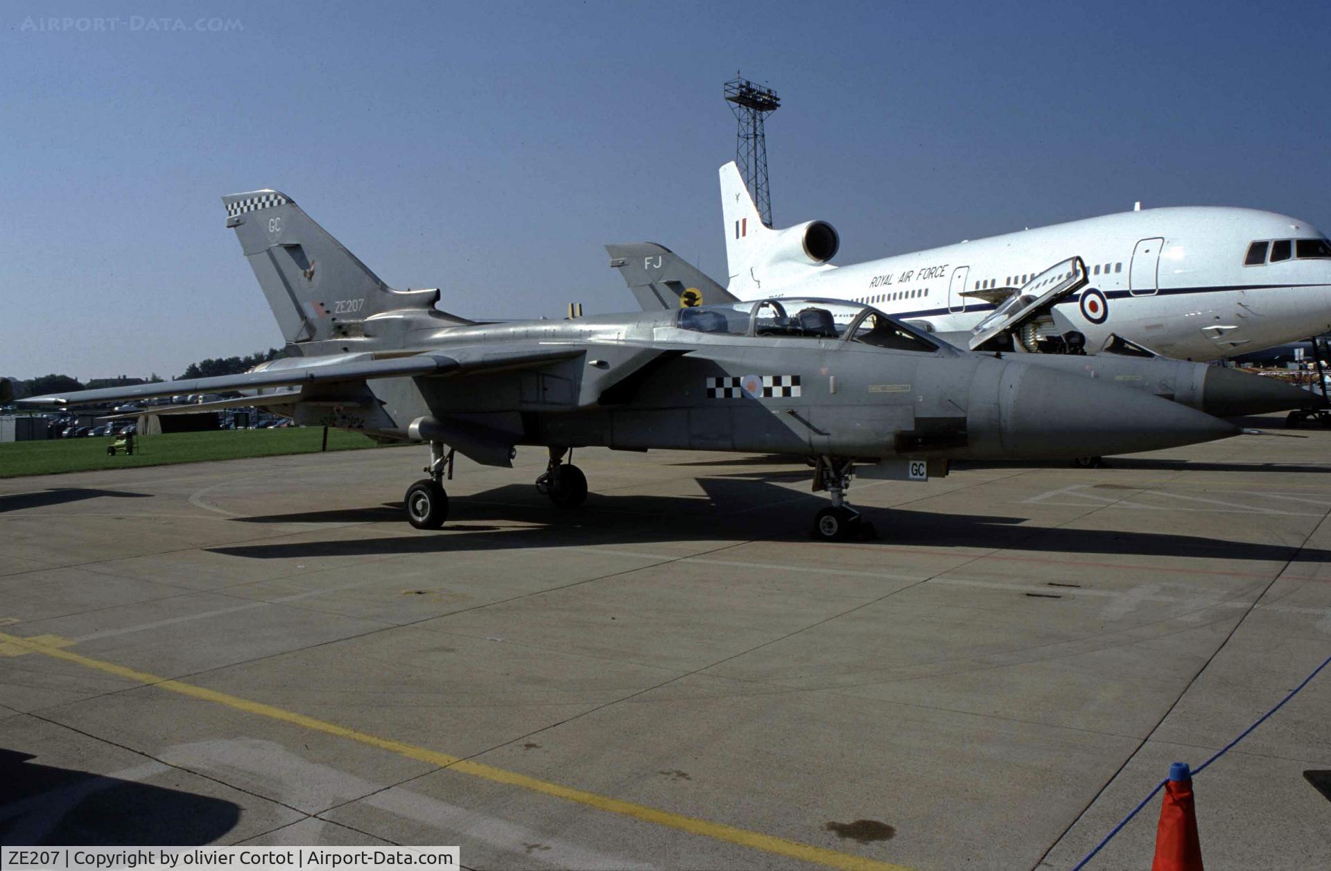 ZE207, 1987 Panavia Tornado F.3 C/N 576/AS026/3258, Riat 2001