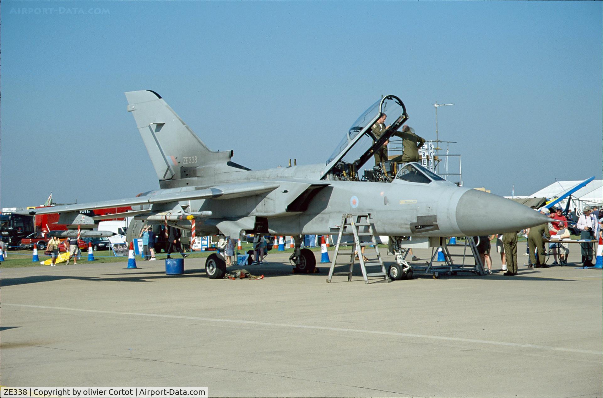 ZE338, 1987 Panavia Tornado F.3 C/N 638/AS041/3286, RIAT 2001