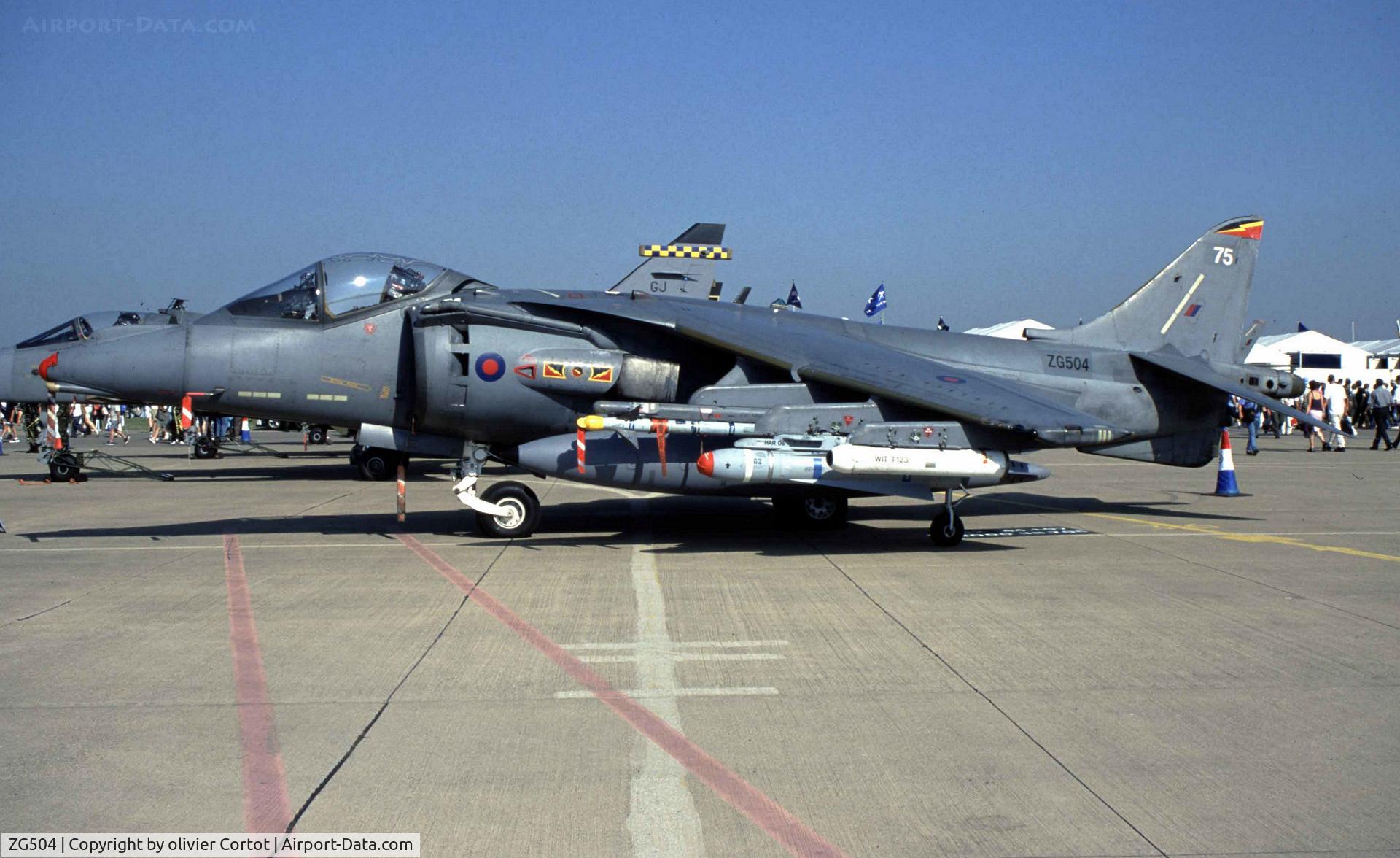 ZG504, British Aerospace Harrier GR.9A C/N P75, Fully loaded, RIAT 2001