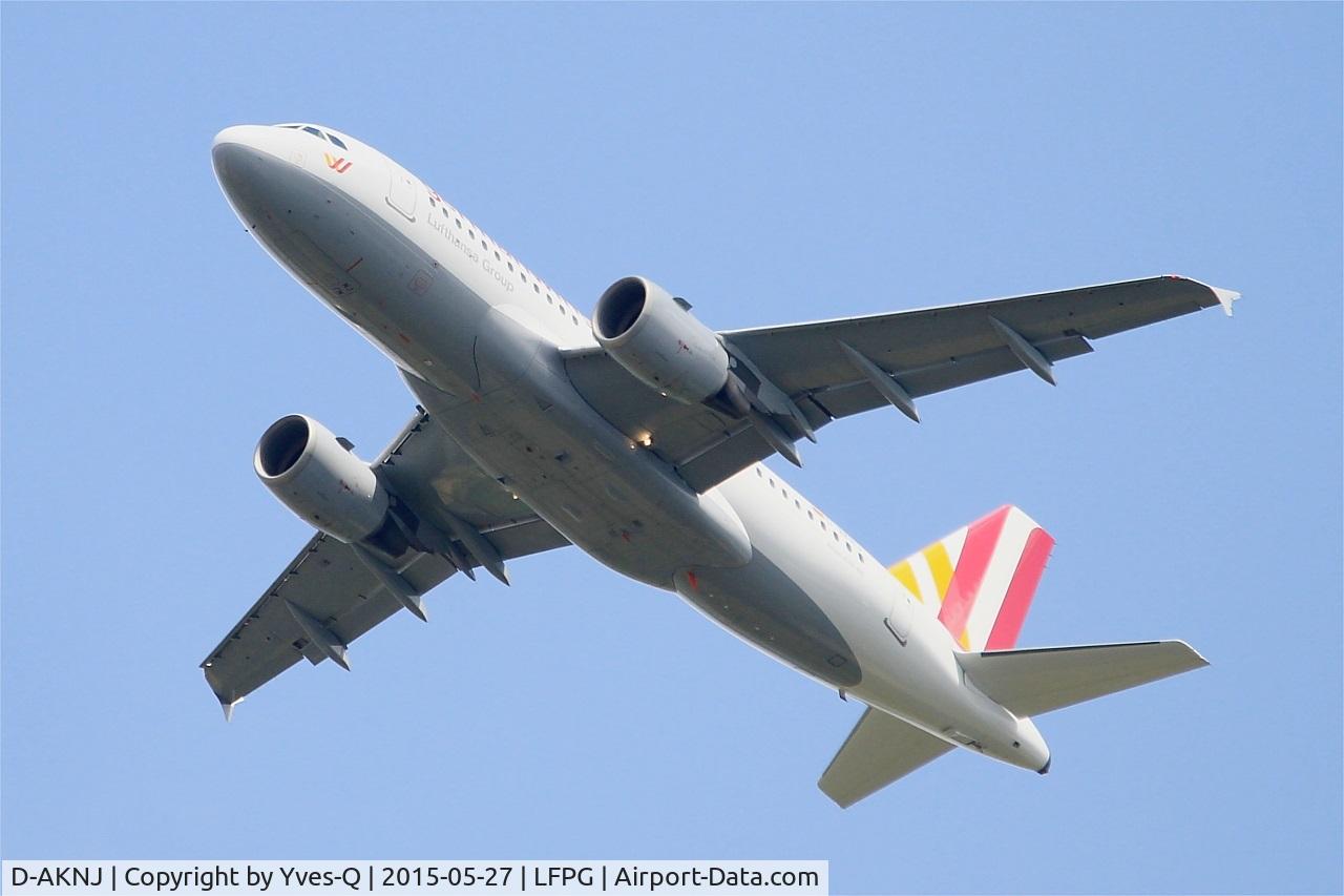 D-AKNJ, 2000 Airbus A319-112 C/N 1172, Airbus A319-112, Take off rwy 27L, Roissy Charles De Gaulle airport (LFPG-CDG)