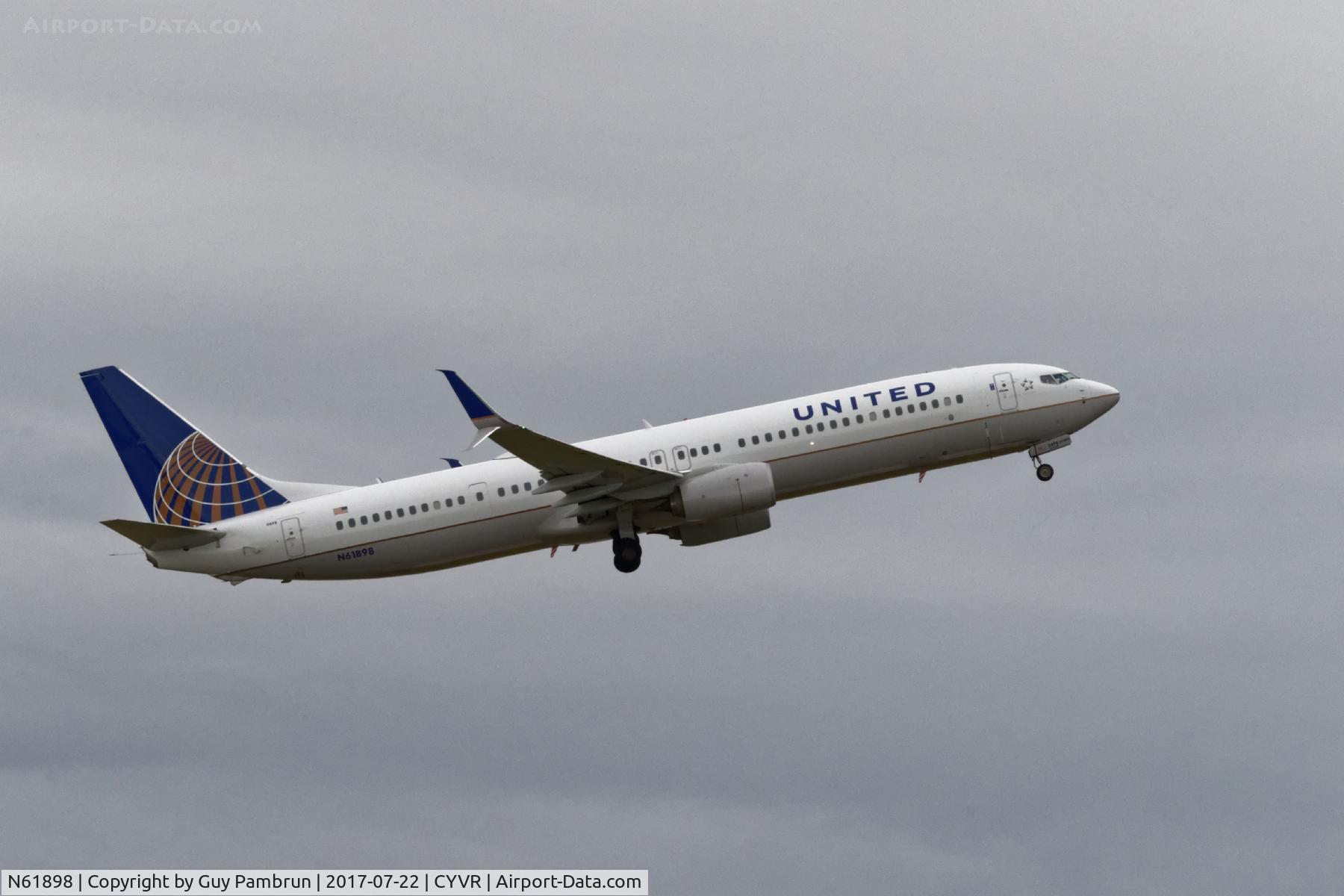 N61898, 2016 Boeing 737-900/ER C/N 62815, Departing