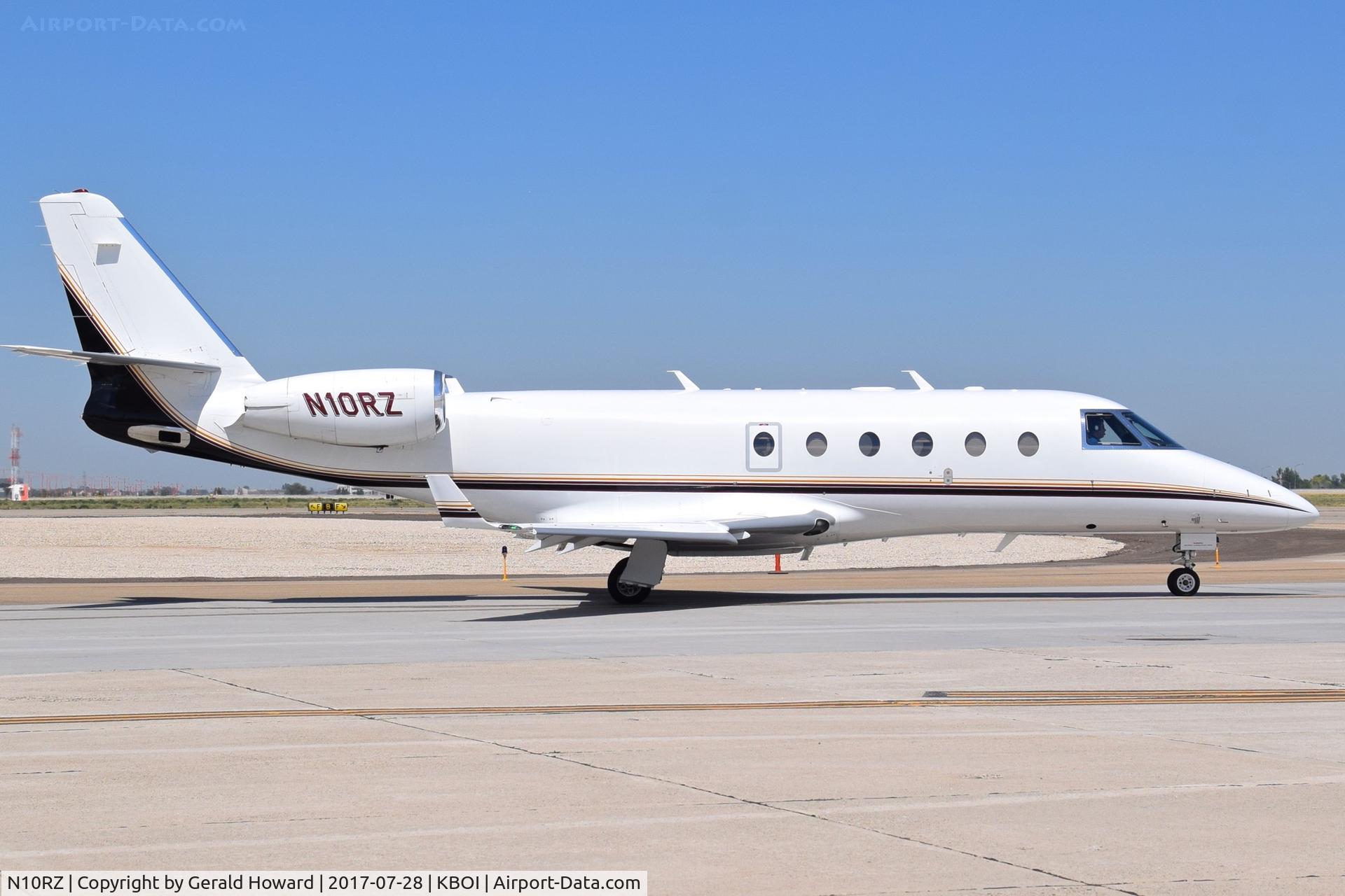 N10RZ, 2008 Israel Aerospace Industries Gulfstream G150 C/N 258, Taxiing to Bravo.