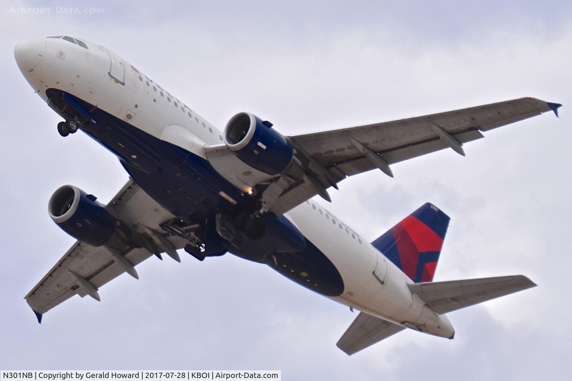N301NB, 1999 Airbus A319-114 C/N 1058, Climb out from RWY 10L.