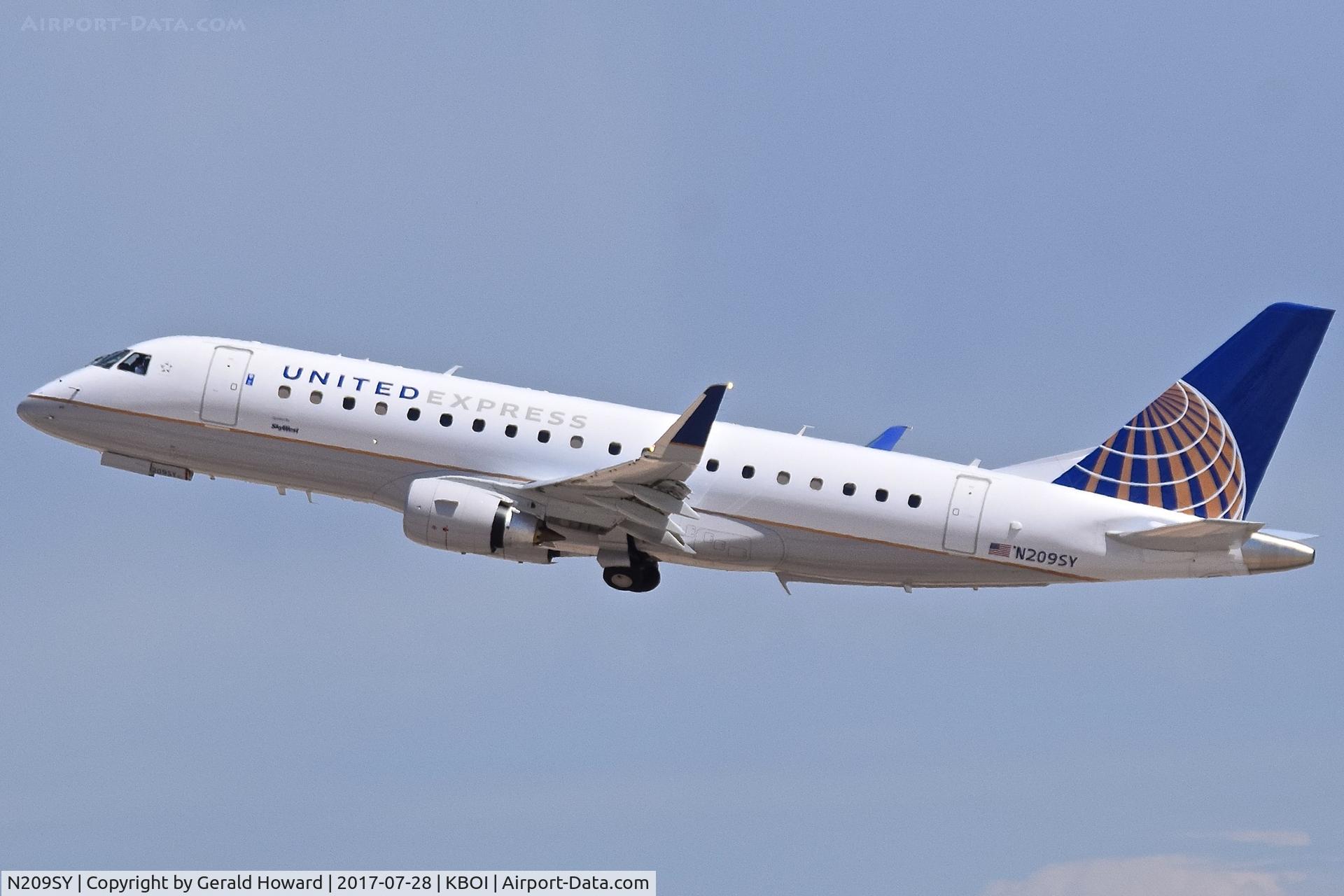 N209SY, 2017 Embraer 175LR (ERJ-170-200LR) C/N 17000645, Take off from RWY 28R.