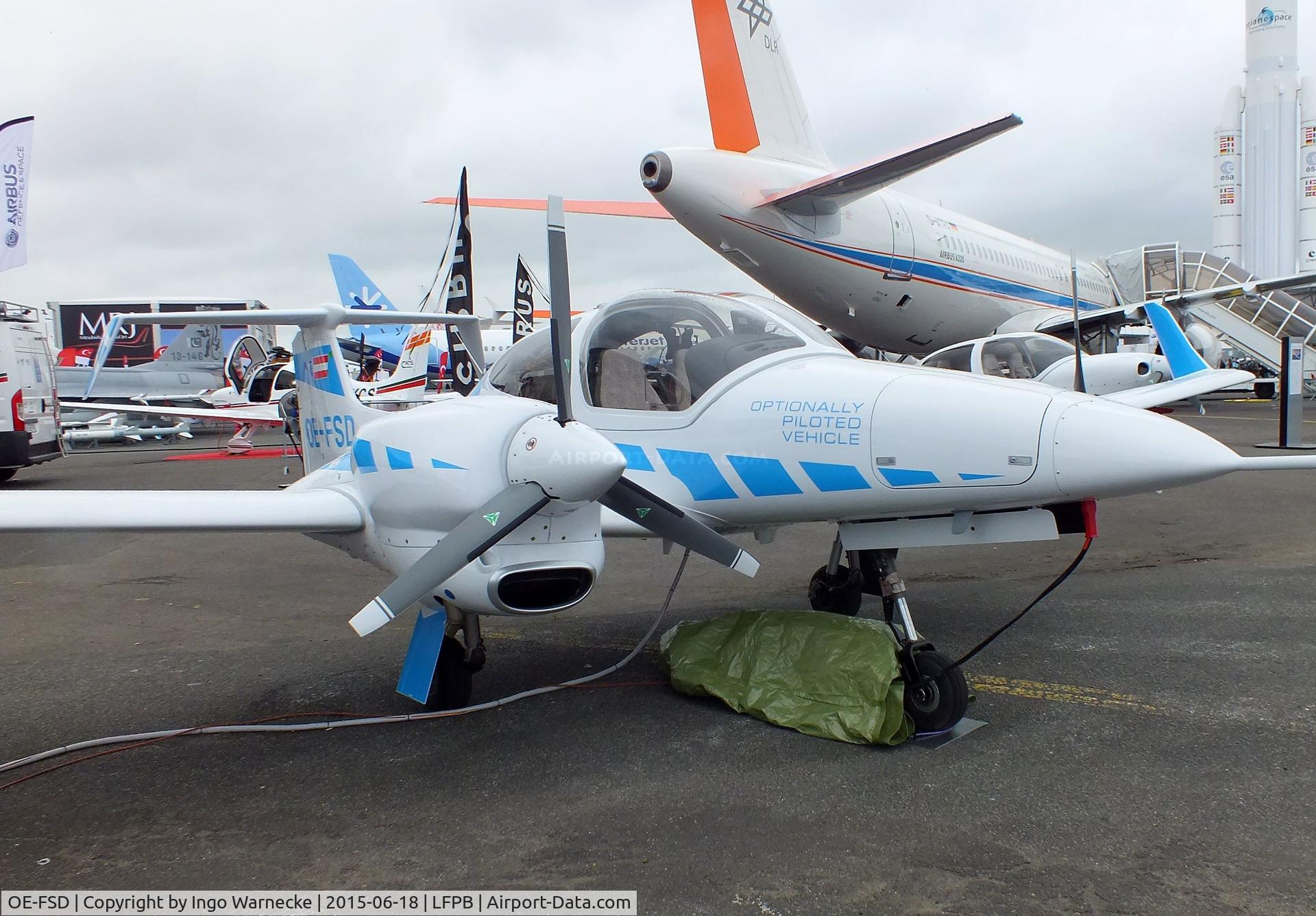 OE-FSD, Diamond DA-42M-NG Twin Star C/N 42.MN006, Diamond DA-42M-NG optionally piloted vehicle at the Aerosalon 2015, Paris