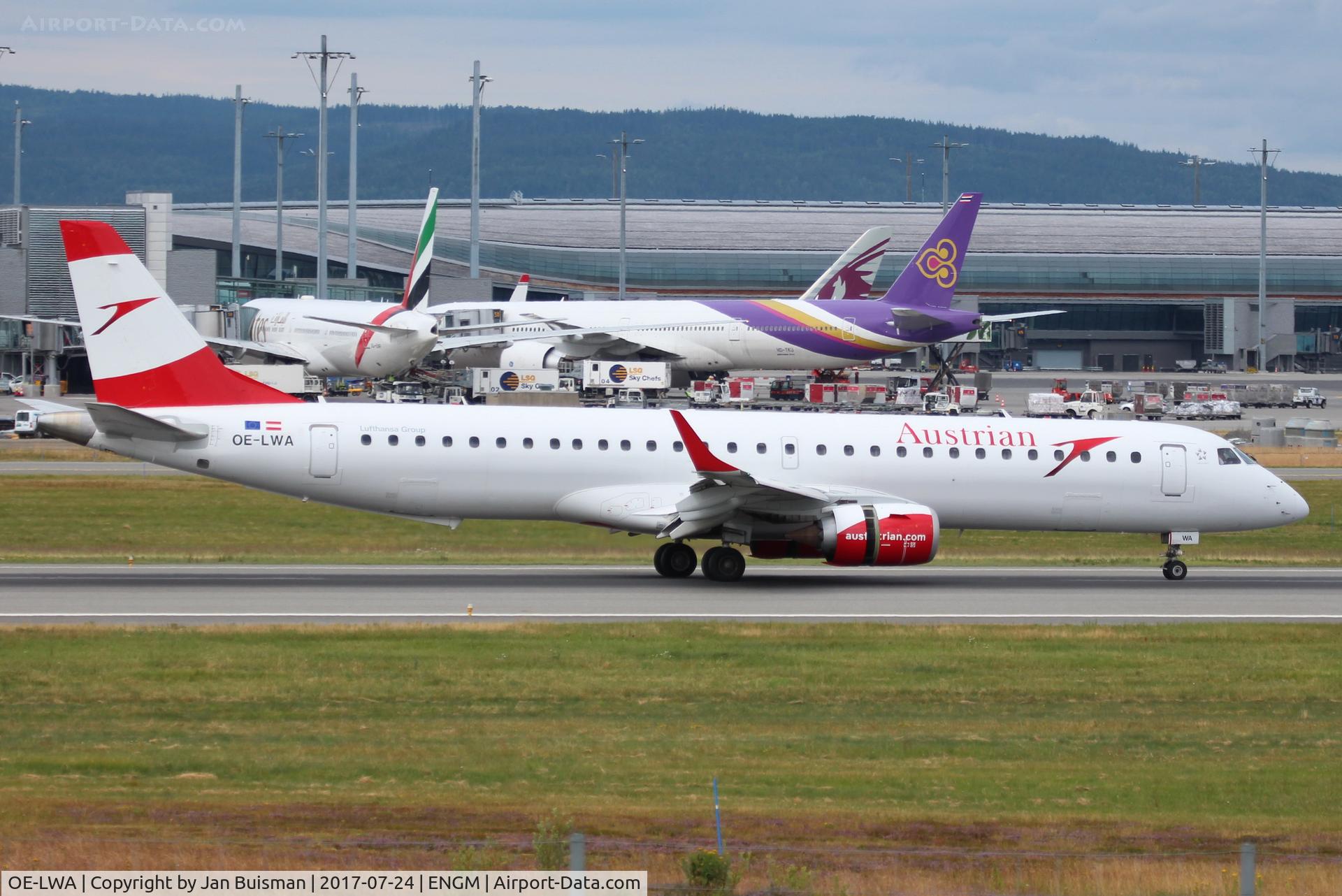 OE-LWA, 2009 Embraer 190LR (ERJ-190-200LR) C/N 19000314, Austrian