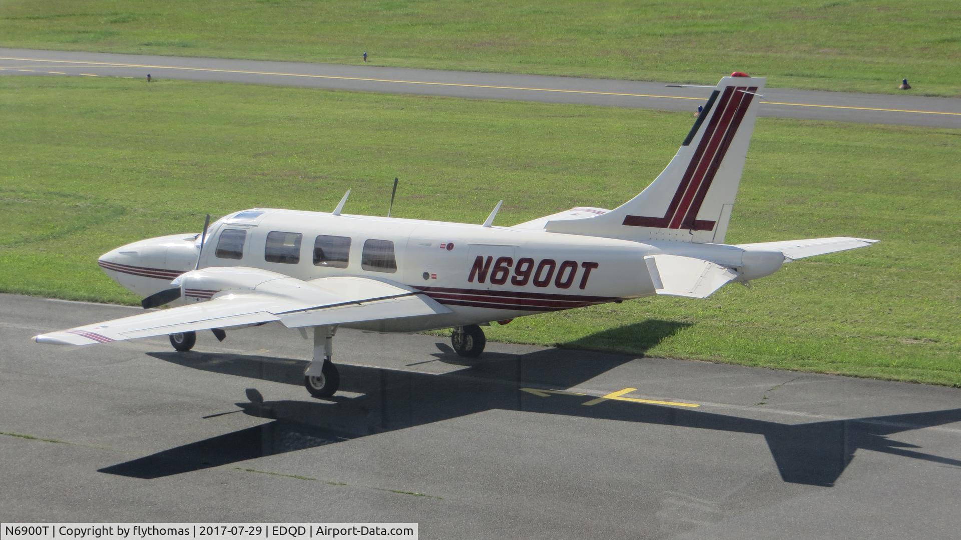 N6900T, 1982 Piper PA-60-602P Aerostar C/N 60-8265027, N6900T Bayreuth Airport