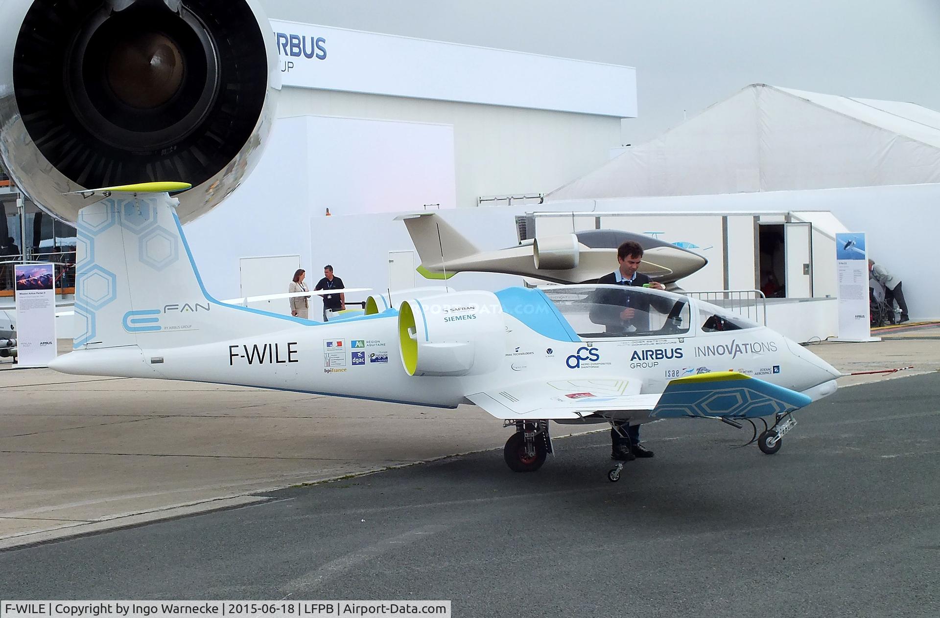 F-WILE, 2014 Airbus E-Fan C/N 001, Airbus E-Fan (with 2 electric motors) at the Aerosalon 2015, Paris