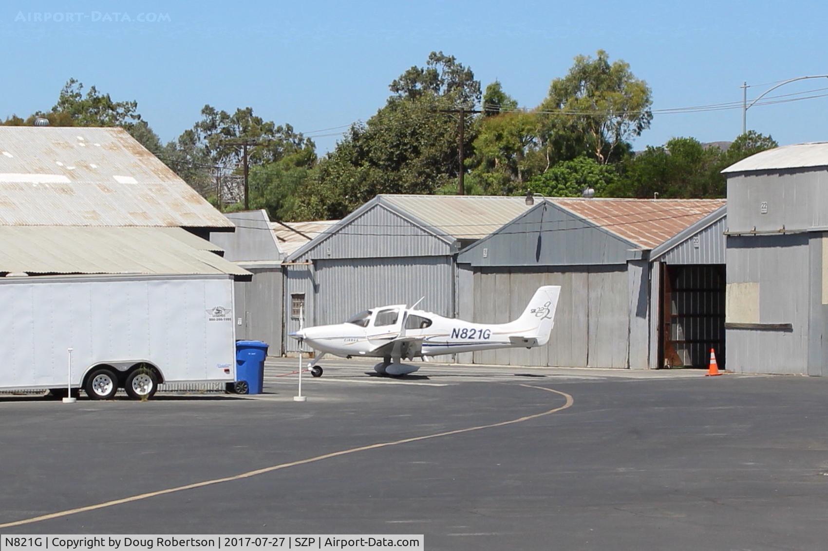 N821G, 2005 Cirrus SR22 G2 C/N 1471, 2005 Cirrus SR22 G2 Continental IO-550 300 Hp, BRS parachute equipped, outside hangar