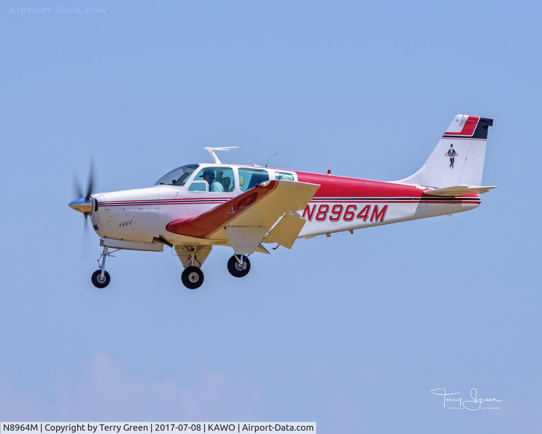 N8964M, 1963 Beech 35-B33 Debonair C/N CD-720, 2017 Arlington Fly-In