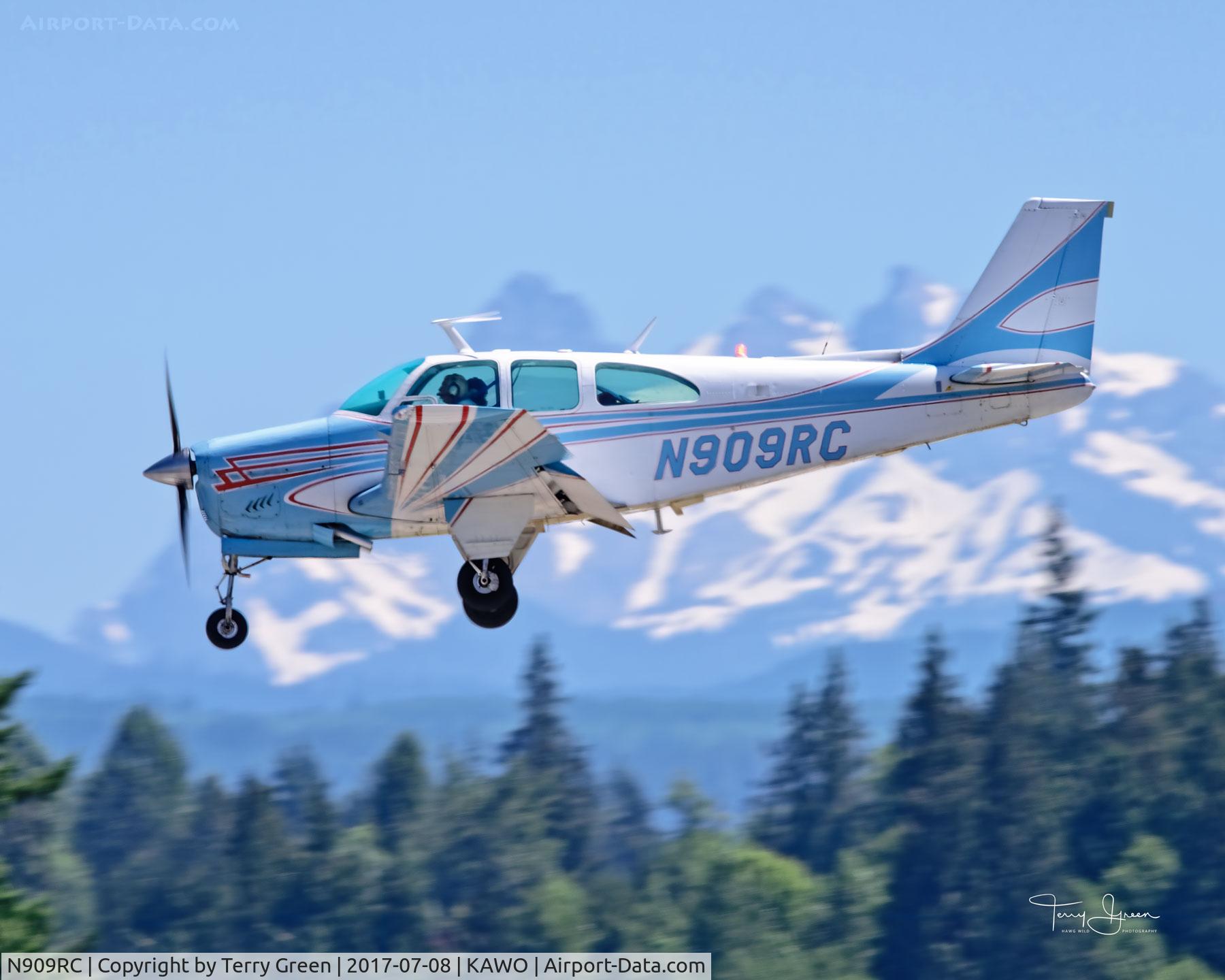 N909RC, 1969 Beech E33C Bonanza C/N CJ-18, 2017 Arlington Fly-In