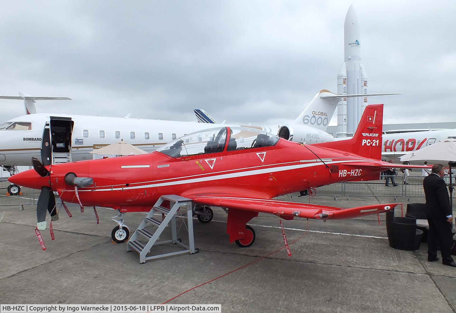 HB-HZC, 2005 Pilatus PC-21 C/N 101, Pilatus PC-21 at the Aerosalon 2015, Paris