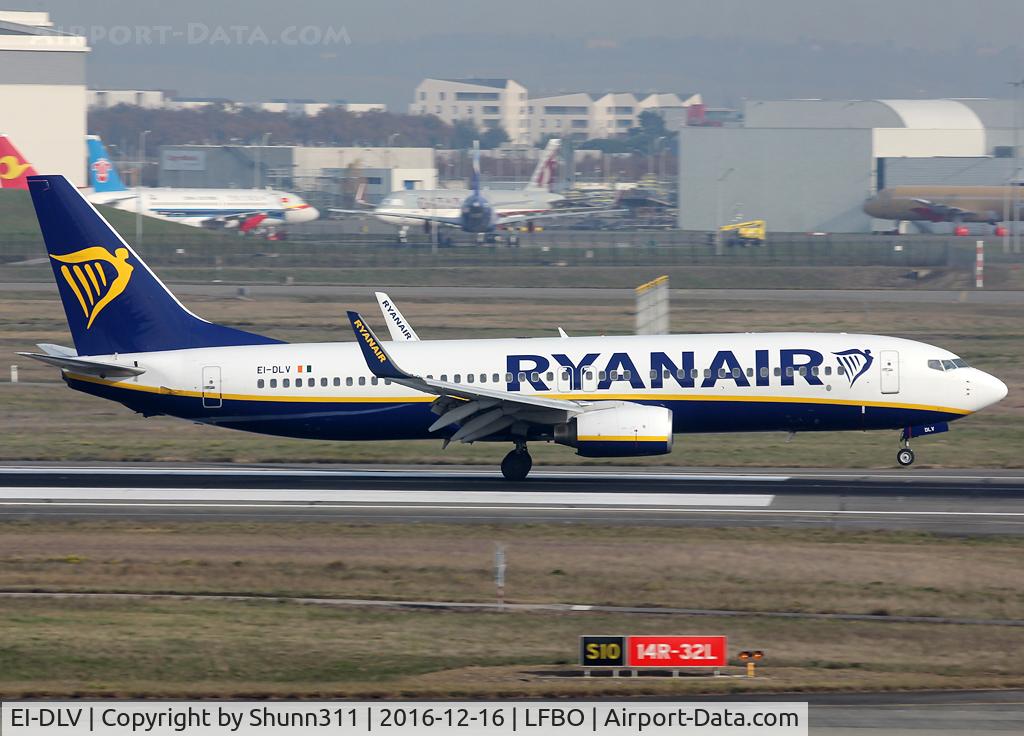 EI-DLV, 2006 Boeing 737-8AS C/N 33598, Landing rwy 14R