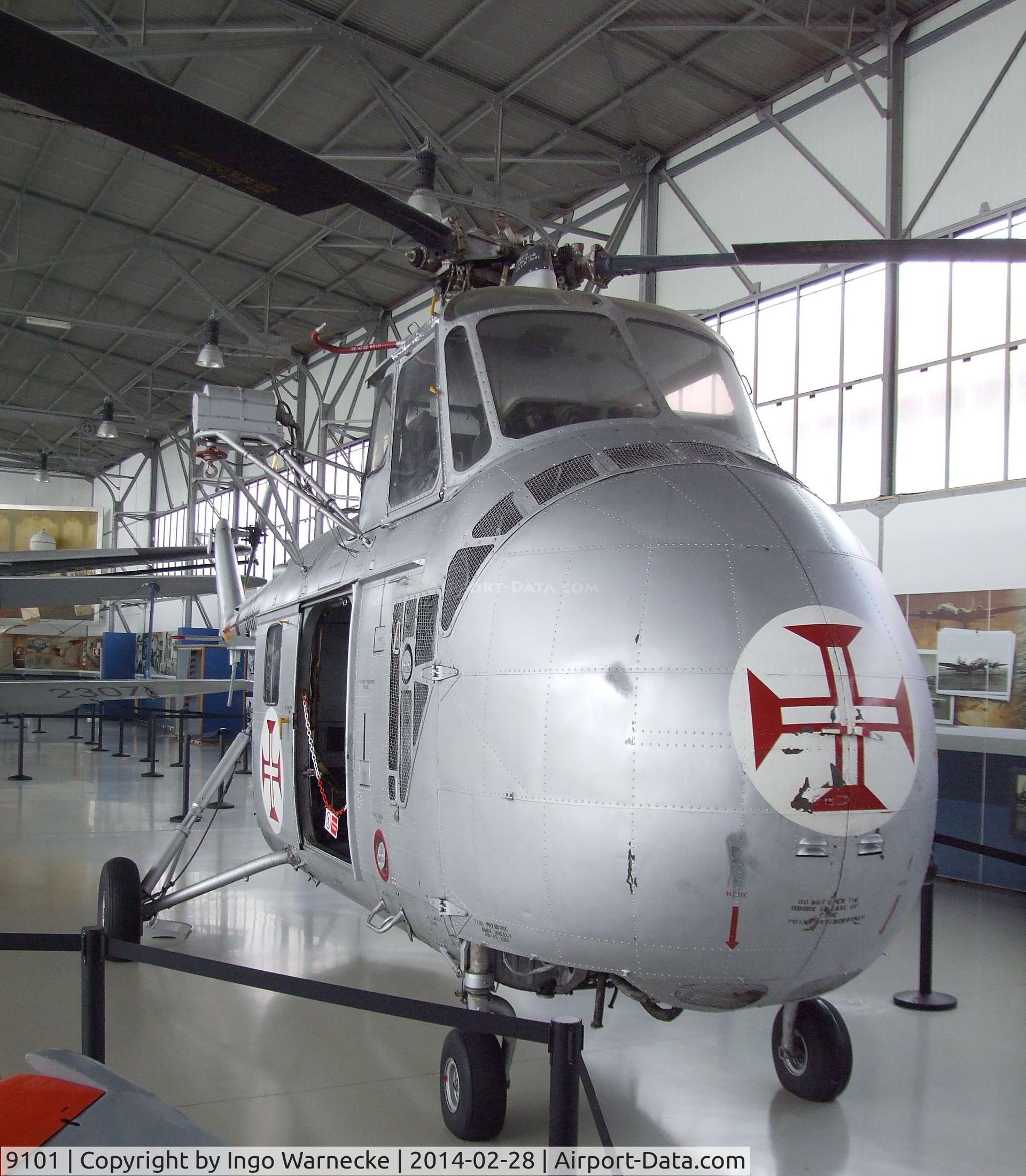 9101, Sikorsky UH-19D Chickasaw C/N 551237, Sikorsky UH-19D Chickasaw at the Museu do Ar, Sintra