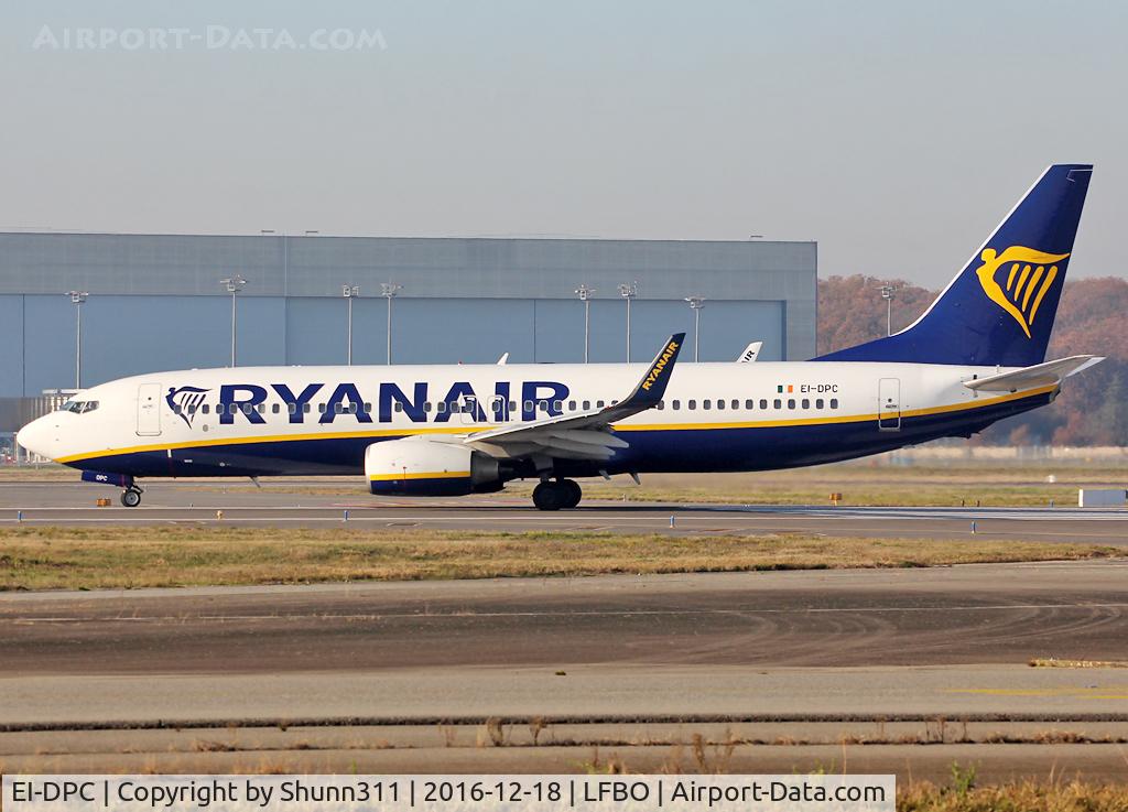 EI-DPC, 2006 Boeing 737-8AS C/N 33604, Ready for take off from rwy 14L
