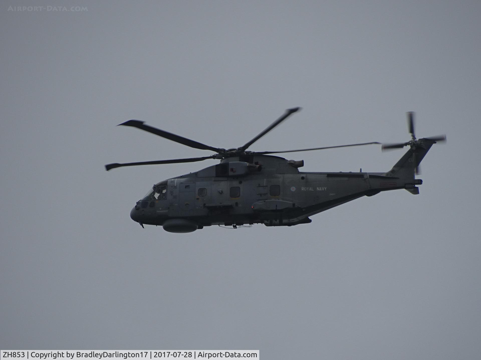 ZH853, 2001 AgustaWestland EH-101 Merlin HM.1 C/N 50135/RN33, ZH853 over plymouth