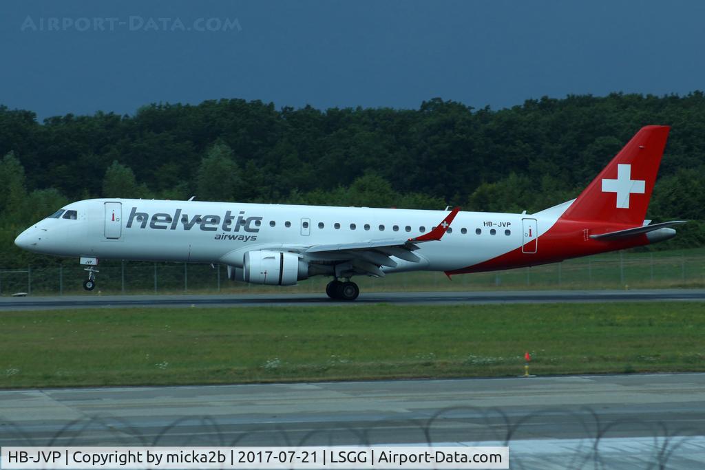 HB-JVP, 2010 Embraer 190LR (ERJ-190-100LR) C/N 19000387, Landing