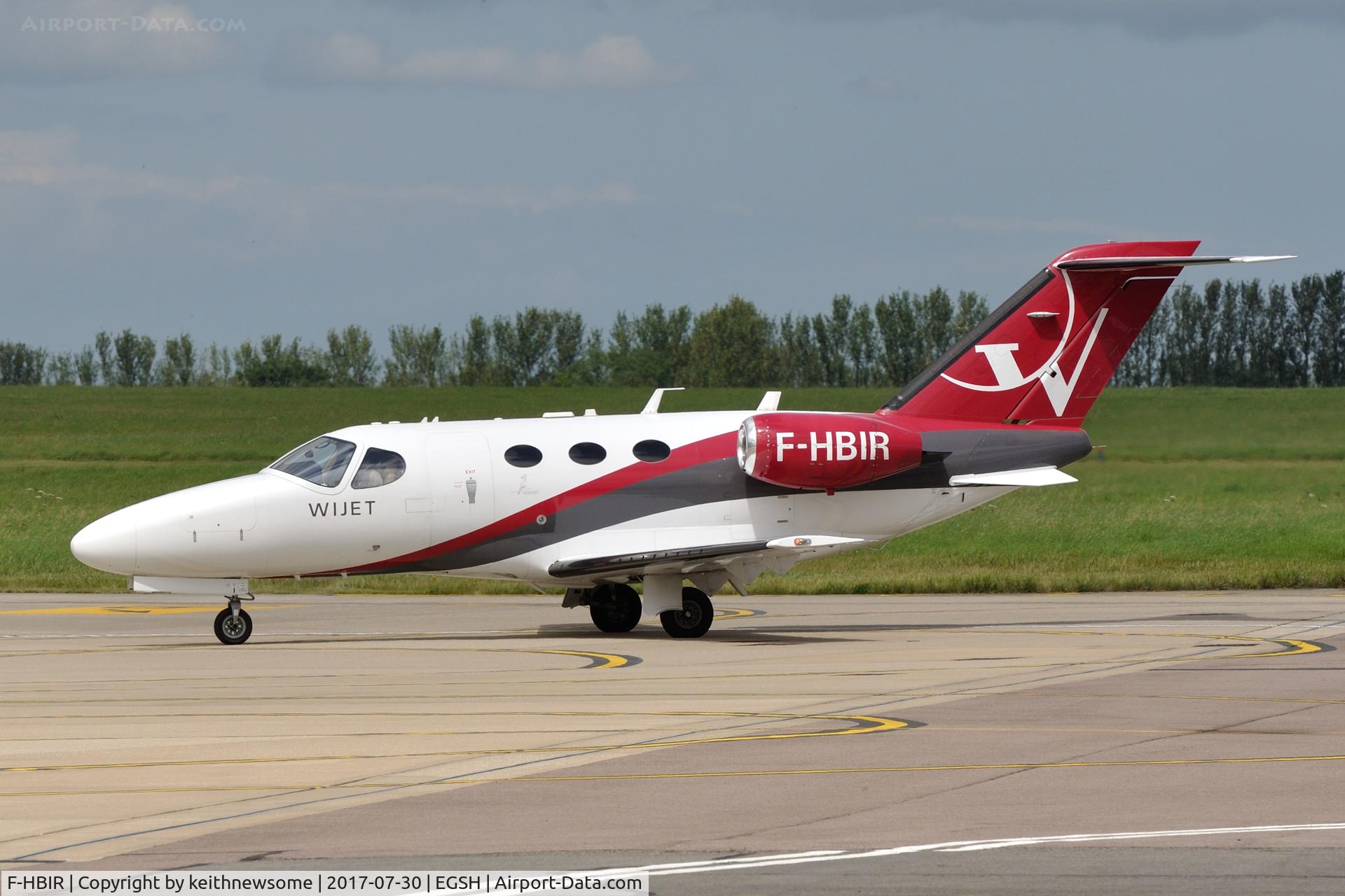 F-HBIR, 2009 Cessna 510 Citation Mustang Citation Mustang C/N 510-0252, Blink movement.