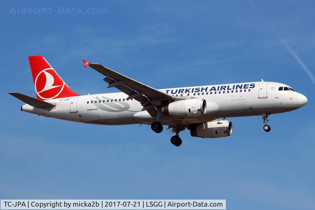 TC-JPA, 2005 Airbus A320-232 C/N 2609, Landing