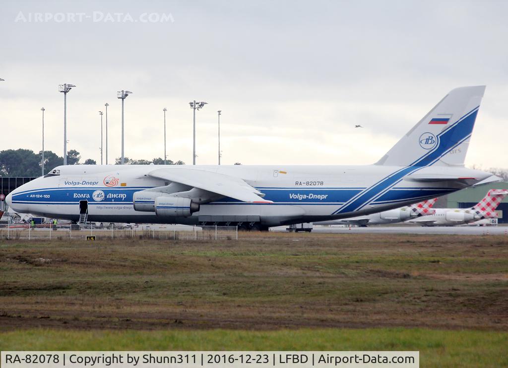 RA-82078, 1996 Antonov An-124-100 Ruslan C/N 9773054559153, Parked...
