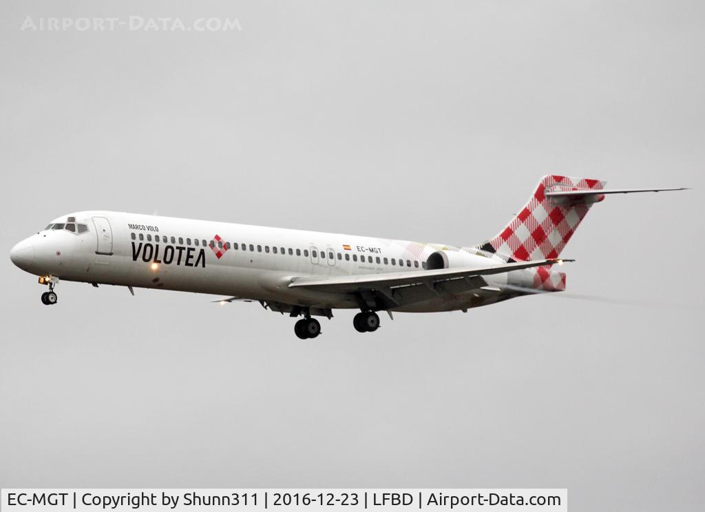 EC-MGT, 2001 Boeing 717-23S C/N 55066, Landing rwy 23
