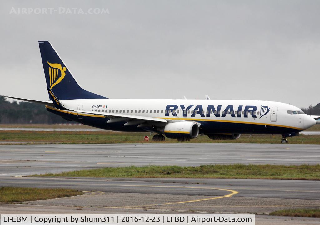 EI-EBM, 2009 Boeing 737-8AS C/N 35002, Taxiing holding point rwy 23 for departure...