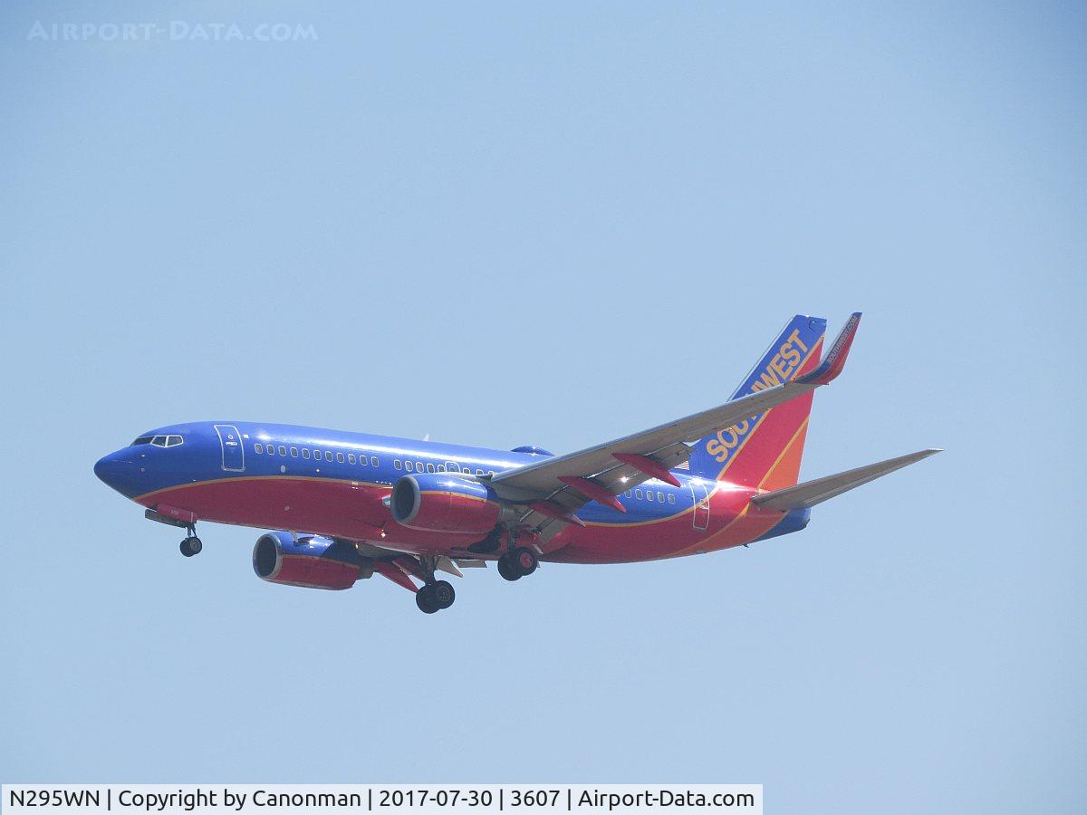 N295WN, 2007 Boeing 737-7H4 C/N 32541, Westbound