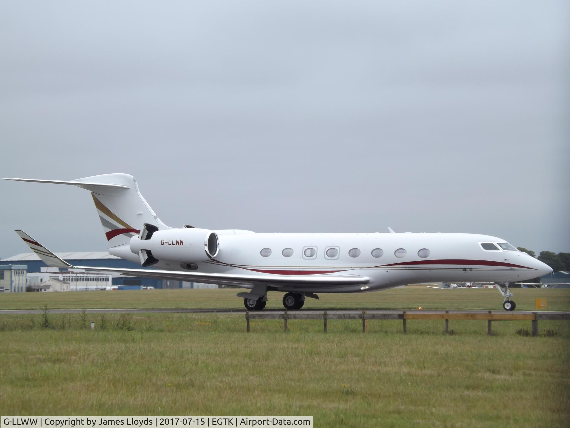 G-LLWW, 2016 Gulfstream Aerospace G650 (G-VI) C/N 6253, Taxing in to the main apron at Oxford Airport.