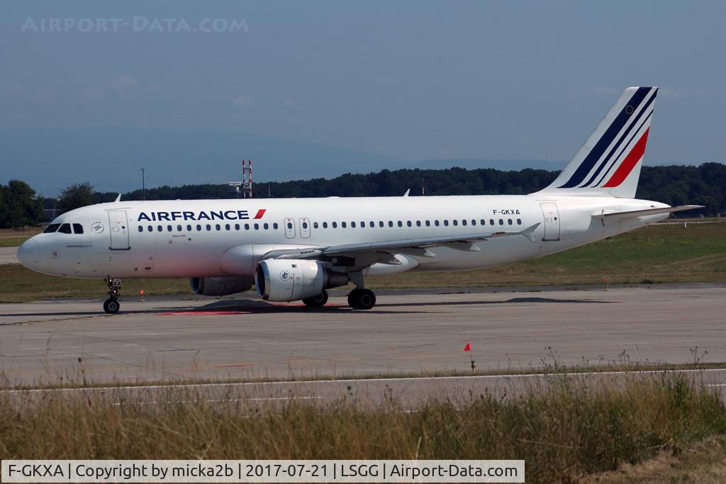 F-GKXA, 1991 Airbus A320-211 C/N 287, Taxiing. Scrapped in november 2017
