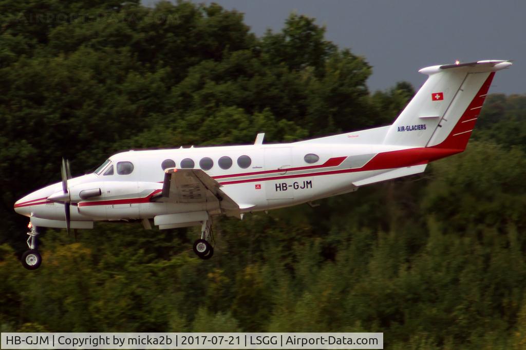 HB-GJM, 1977 Beech 200 Super King Air C/N BB-255, Landing