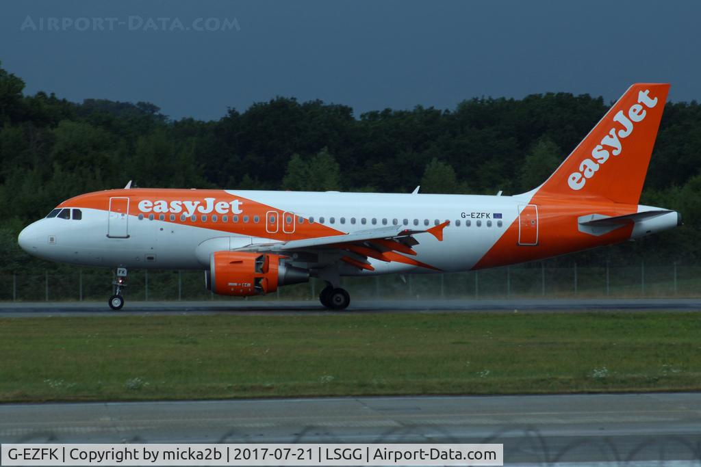 G-EZFK, 2009 Airbus A319-111 C/N 4048, Landing