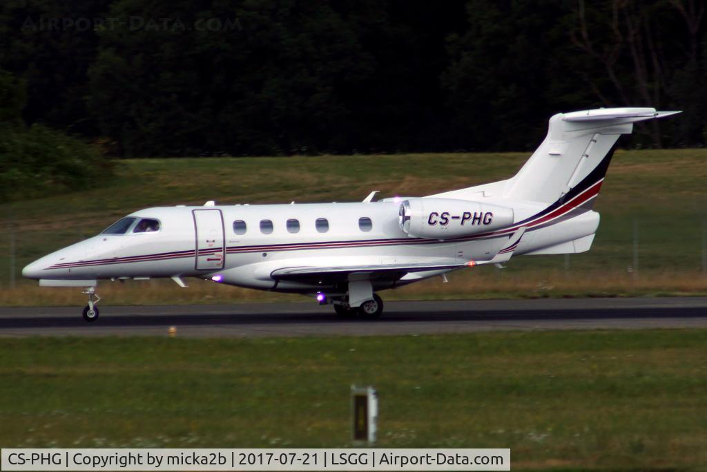 CS-PHG, 2014 Embraer EMB-505 Phenom 300 C/N 50500264, Taxiing