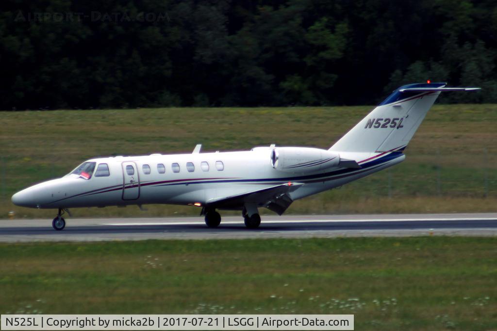 N525L, 2005 Cessna 525B CitationJet CJ3 C/N 525B0051, Landing
