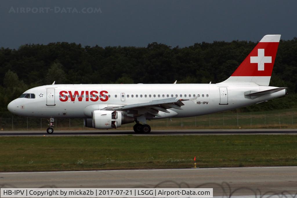 HB-IPV, 1996 Airbus A319-112 C/N 578, Taxiing