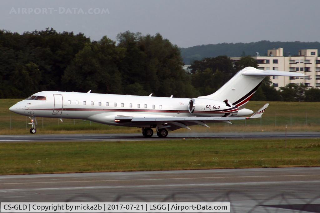 CS-GLD, 2012 Bombardier BD-700-1A10 Global 6000 C/N 9538, Landing