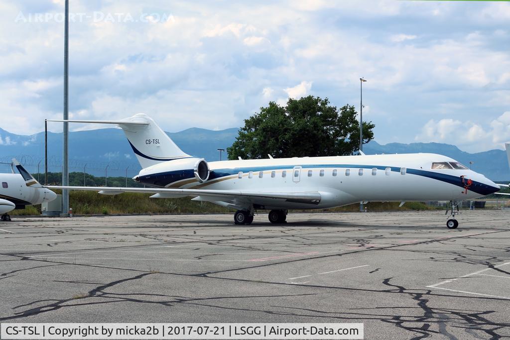 CS-TSL, 2006 Bombardier BD-700-1A11 Global 5000 C/N 9231, Parked