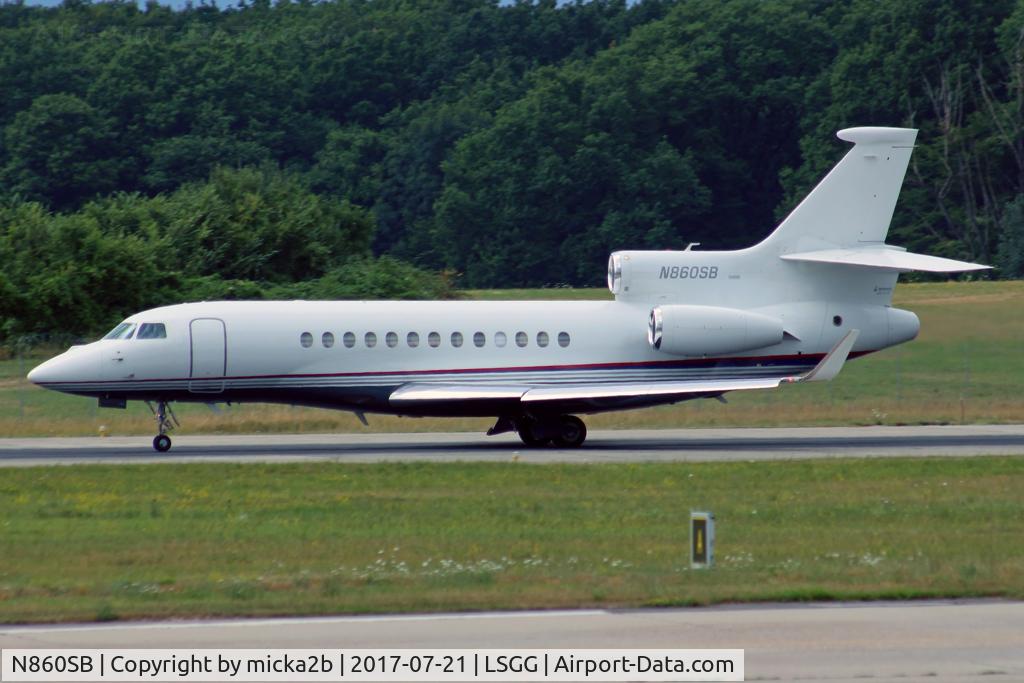 N860SB, 2011 Dassault Falcon 7X C/N 129, Taxiing