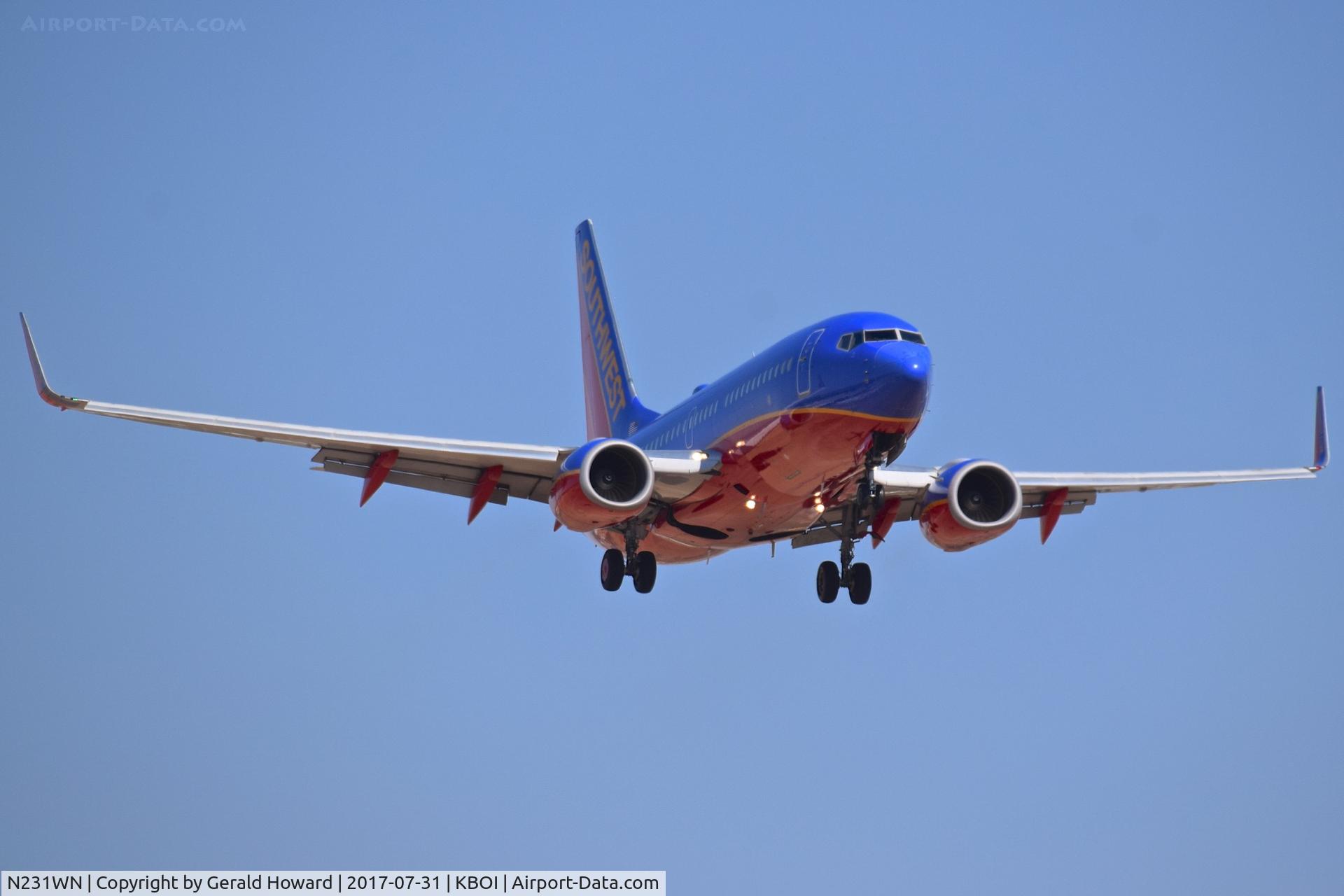 N231WN, 2006 Boeing 737-7H4 C/N 32499, Approach to RWY 10R.