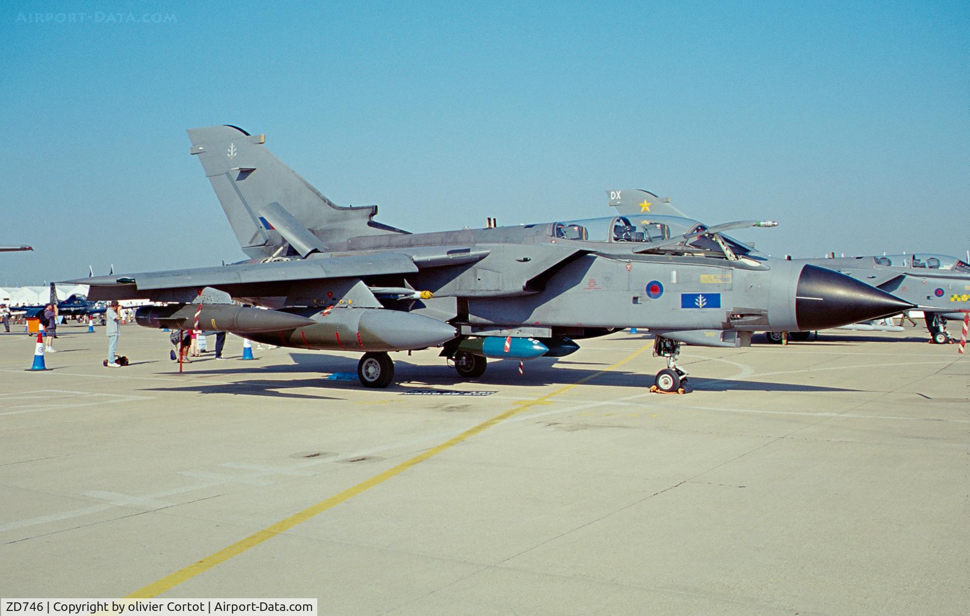 ZD746, 1984 Panavia Tornado GR.4 C/N 376/BS127/3173, RIAT 2001