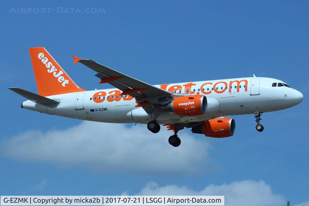 G-EZMK, 2004 Airbus A319-111 C/N 2370, Landing
