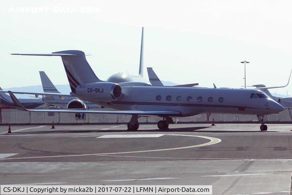 CS-DKJ, 2008 Gulfstream Aerospace V-SP G550 C/N 5174, Parked