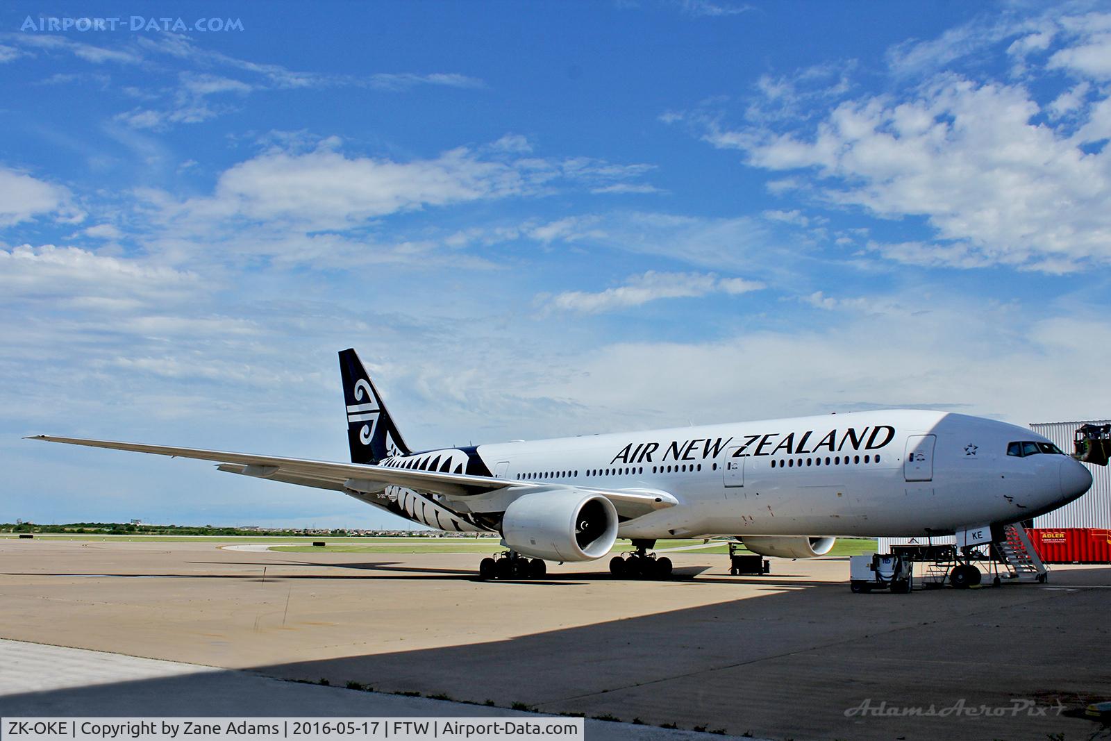 ZK-OKE, 2006 Boeing 777-219/ER C/N 32712, Fresh new paint
Meacham Field - Fort Worth, TX