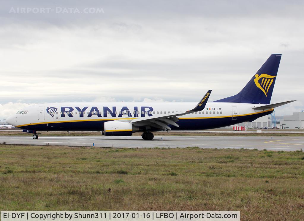 EI-DYF, 2008 Boeing 737-8AS C/N 36569, Taxiing to the Terminal...