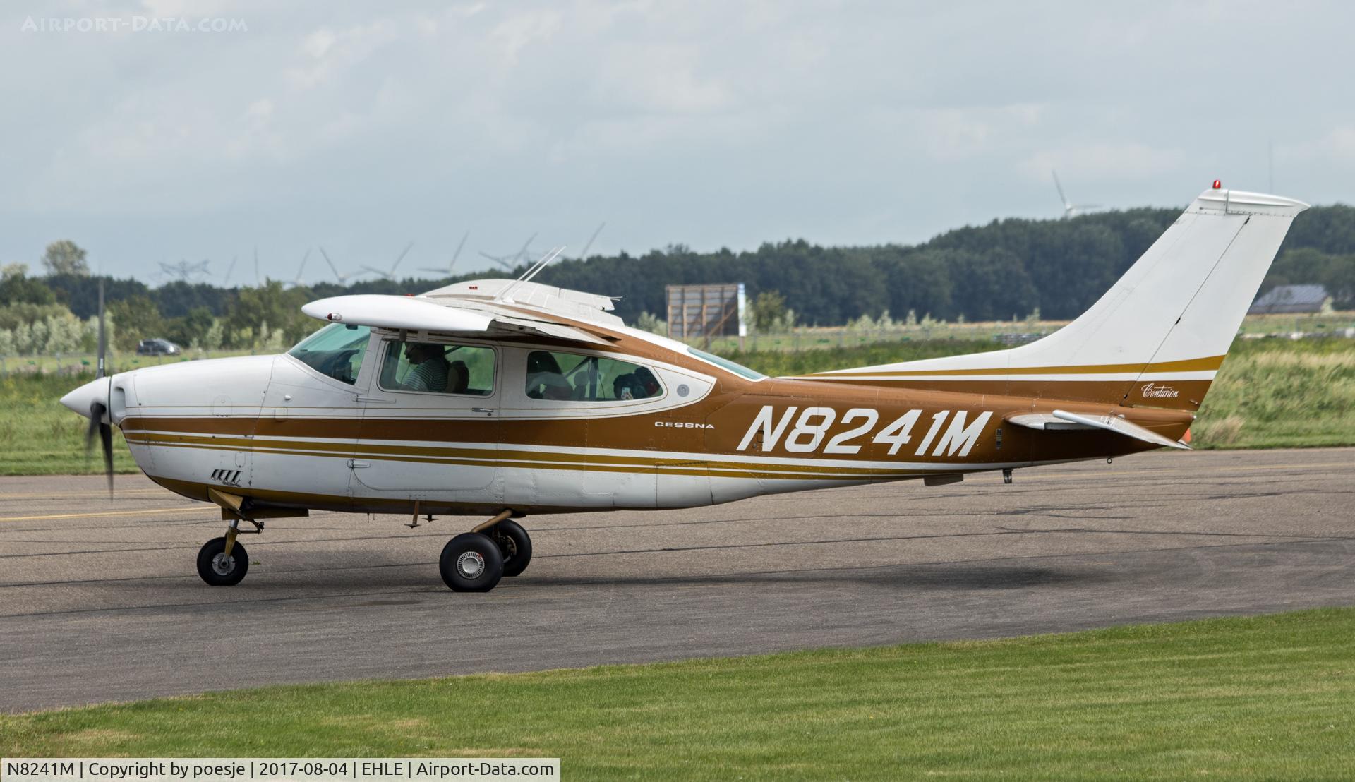 N8241M, 1969 Cessna 210K Centurion C/N 21059241, Run up at Lelystad.