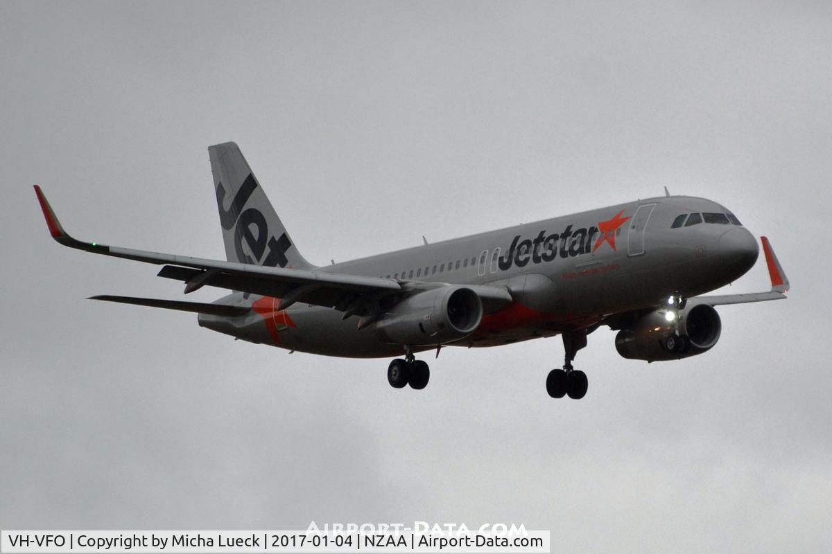 VH-VFO, 2013 Airbus A320-232 C/N 5631, At Auckland