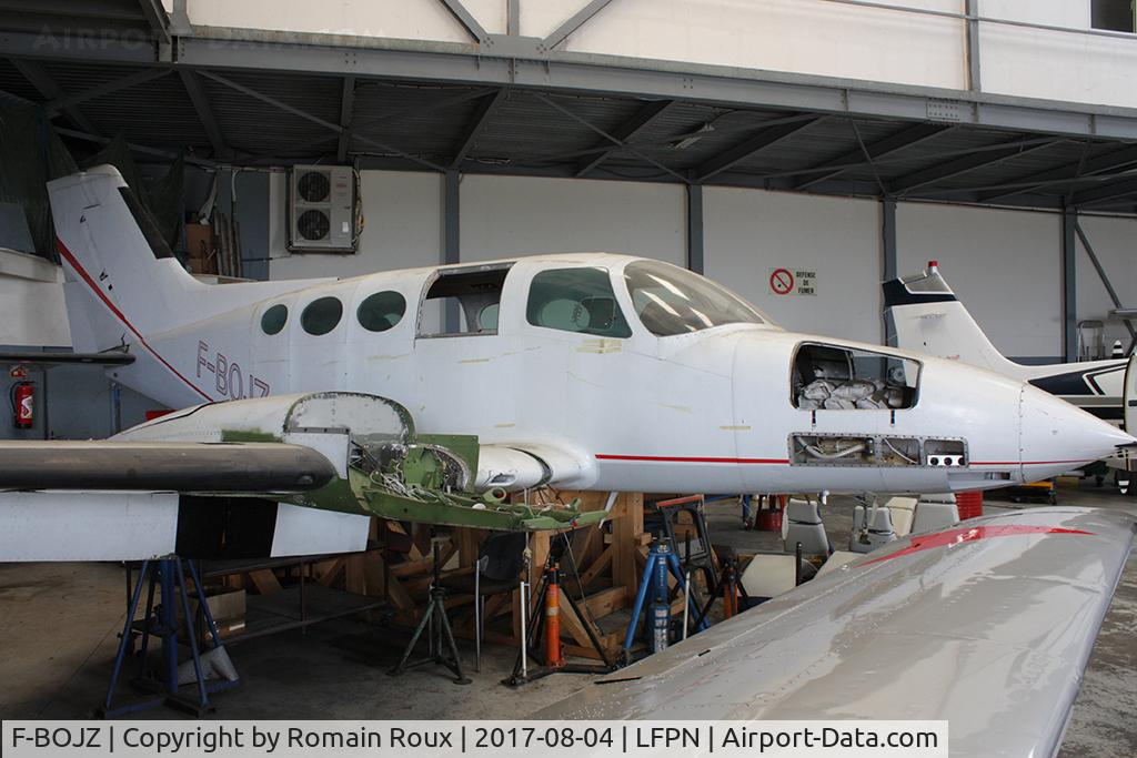 F-BOJZ, Cessna 401 C/N 4010072, Parked