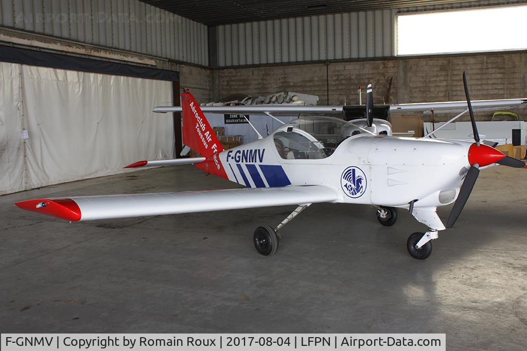 F-GNMV, 2008 Aero AT-3 R100 C/N AT3-032, Parked