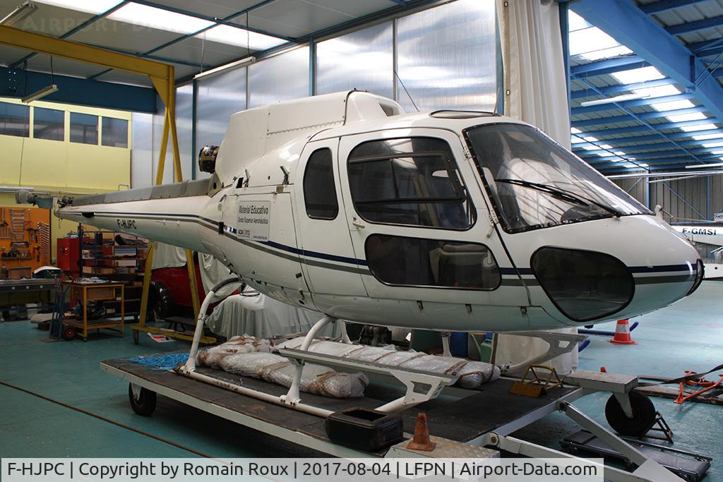 F-HJPC, 1979 Aerospatiale AS-350B Ecureuil C/N 1153, Parked
